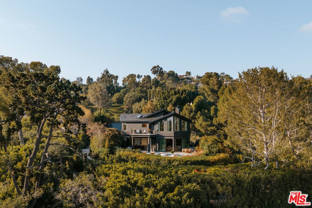 1122 La Altura Road, Beverly Hills