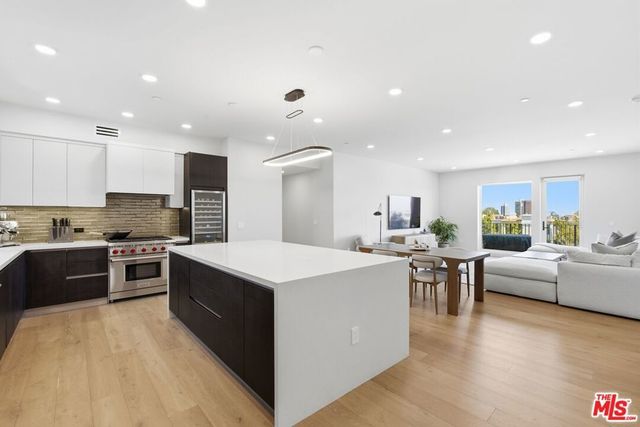 505 S Barrington Avenue # 406, Los Angeles