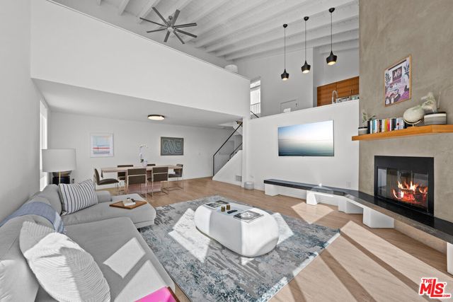 18 Privateer Street # 3, Marina Del Rey