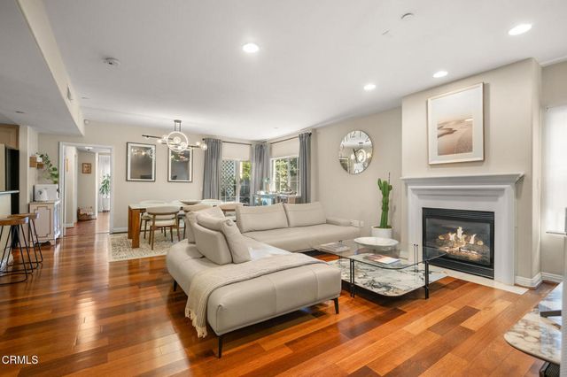 616 S Wilton Place # 203, Los Angeles