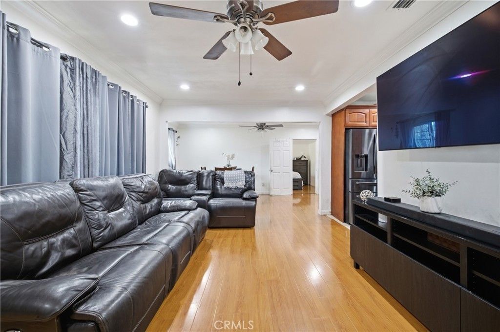 156 E 49th, Long Beach