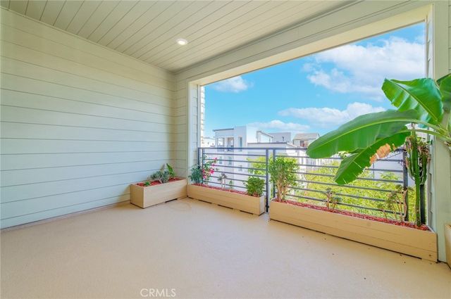109 Spiral, Irvine