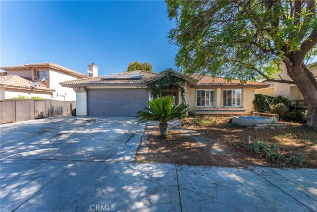 955 Peacock Dr, San Jacinto