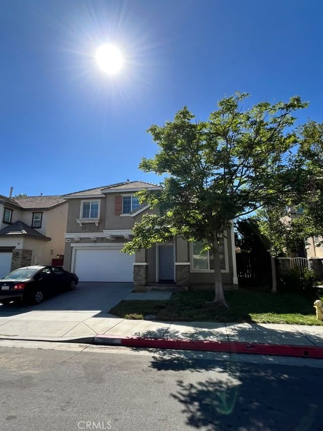 3888 Strand, Perris