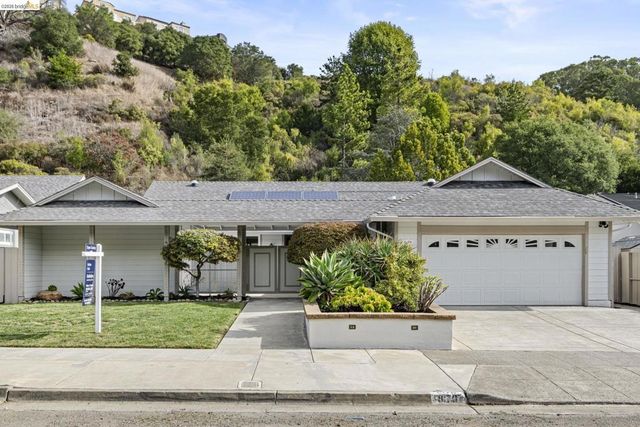8170 Surrey Ln, Oakland