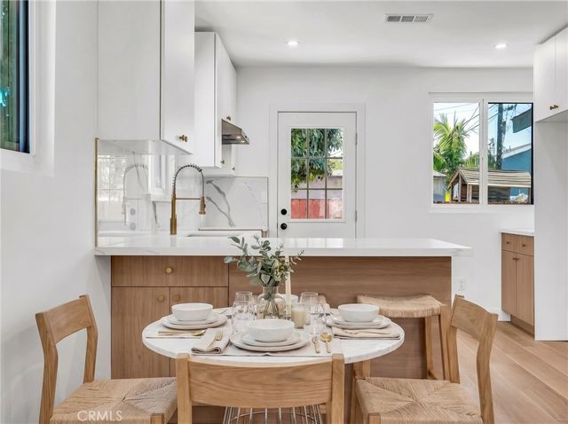 3516 Montclair Street, Los Angeles