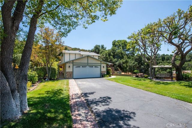 25023 1/2 Everett, Newhall