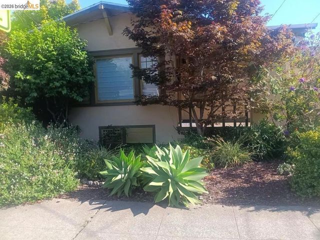915 39th St, Oakland