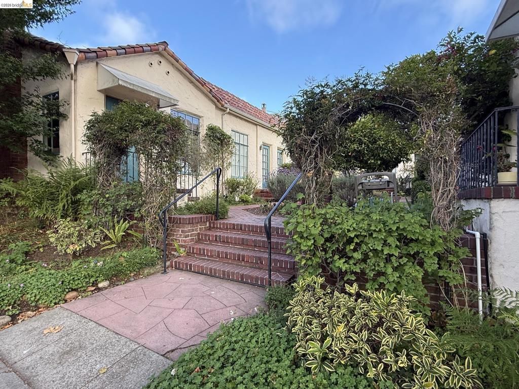 2444 Virginia # B, Berkeley