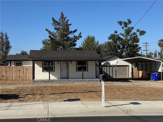 34335 County Line, Yucaipa