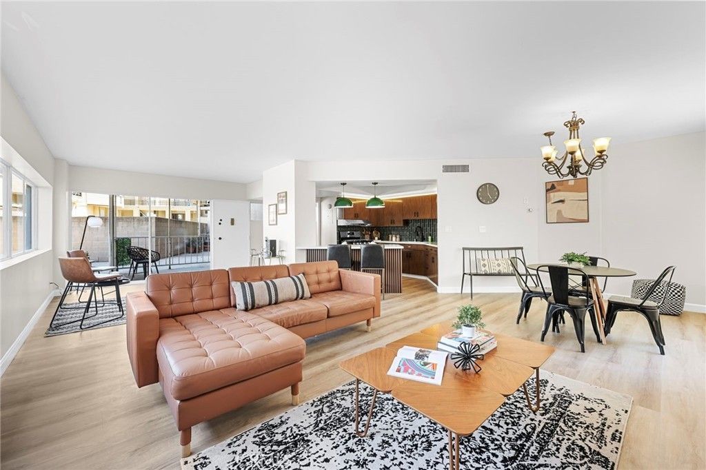 1323 N Spurgeon # 2, Santa Ana