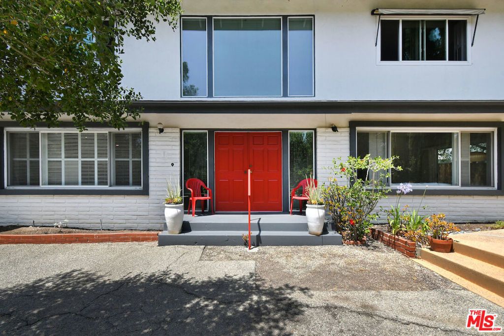 11944 Briarvale Lane, Studio City
