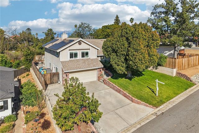 1016 La Feliz, Redlands