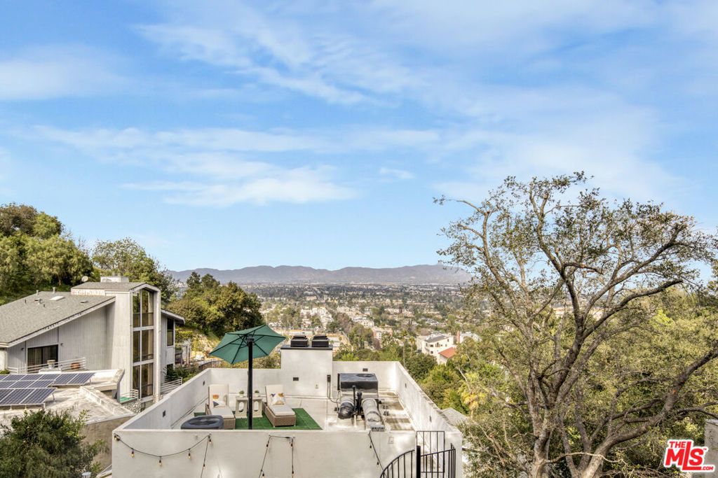 4110 Vanetta Place, Studio City