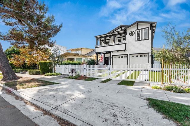1004 F Ave, Coronado