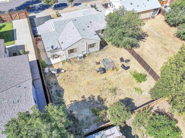 93 Atherton Ave, Pittsburg