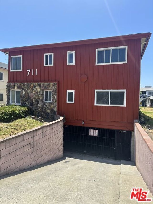 711 Larch Street # 10, Inglewood
