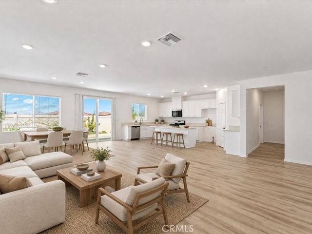 7561 Baerss Road, Riverside