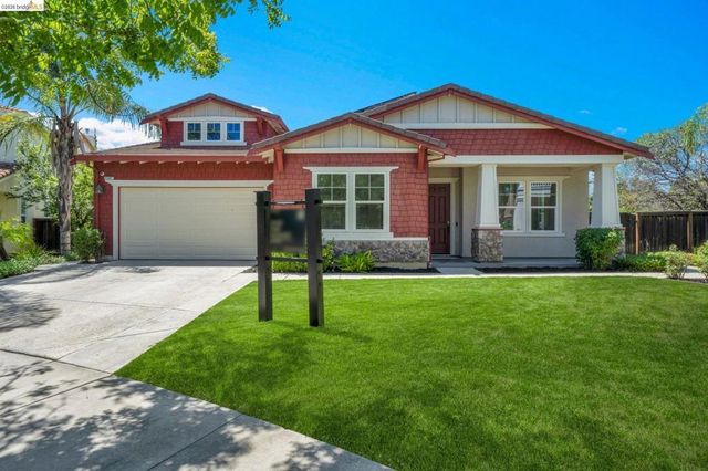 2397 Boulder St, Brentwood
