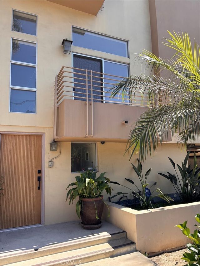 13440 Moorpark Street # 101, Sherman Oaks