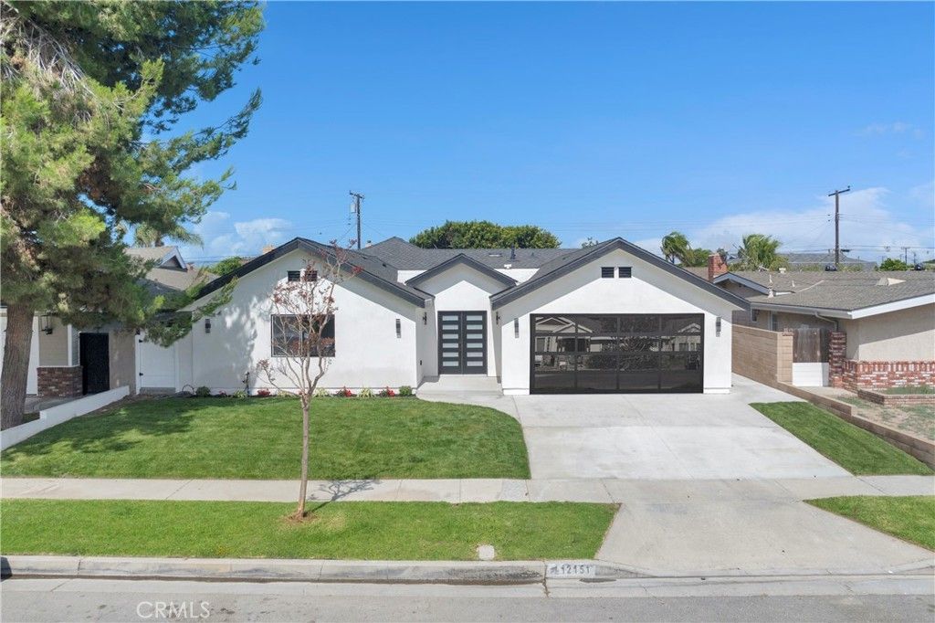12151 Reagan, Los Alamitos