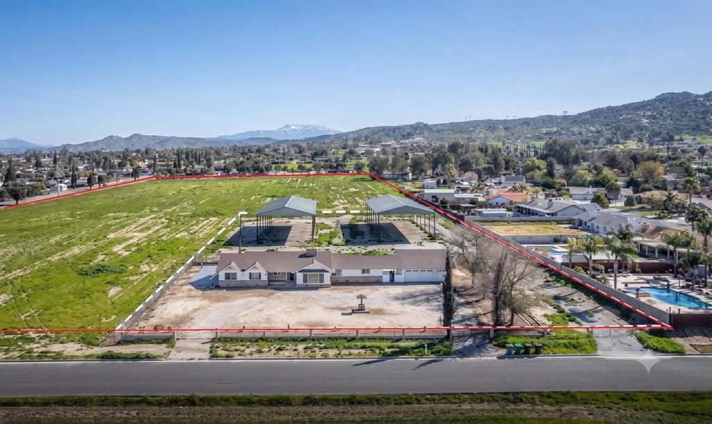 22060 Olivas Avenue, Nuevo/Lakeview