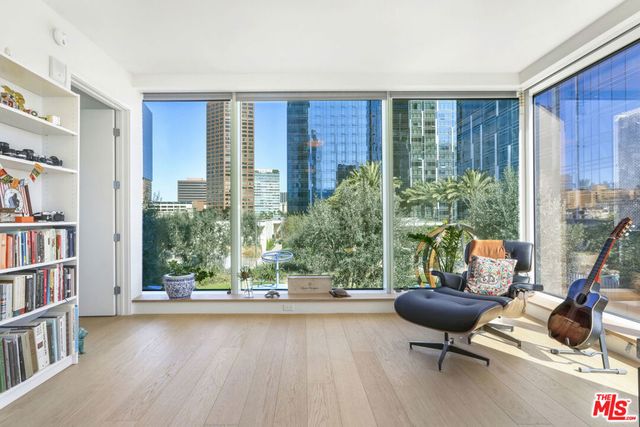 889 Francisco Street # 909, Los Angeles