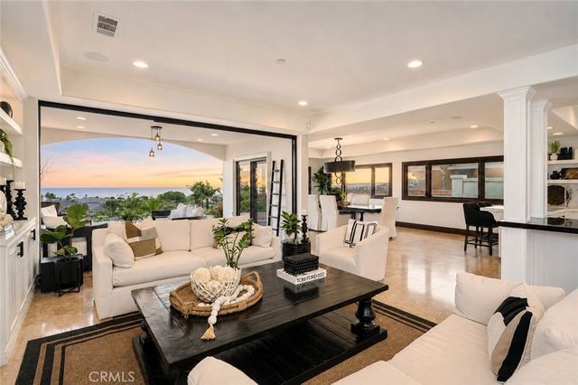 321 Calle Felicidad, San Clemente
