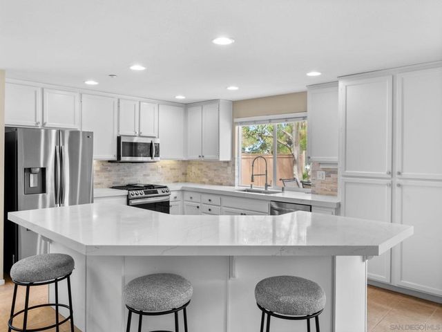 1645 Magnolia Cir., Vista