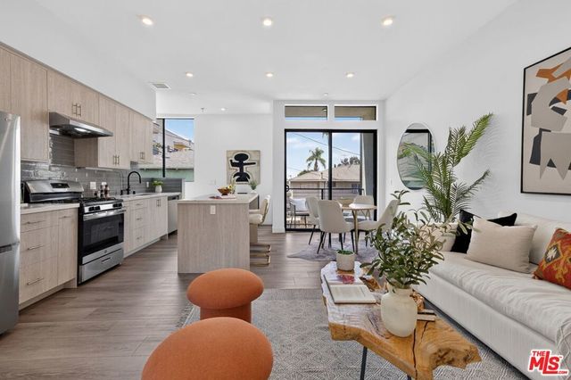 1204 N Orange Grove Avenue, West Hollywood
