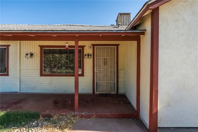 32911 Avenue E, Yucaipa