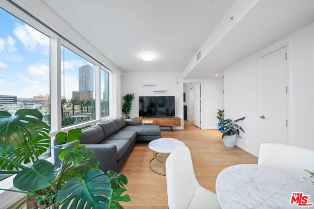 877 Francisco Street # 1128, Los Angeles