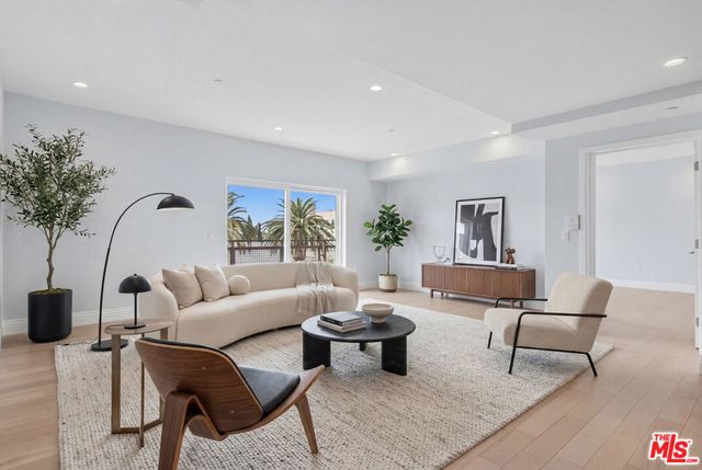 2939 Leeward Avenue # 401, Los Angeles
