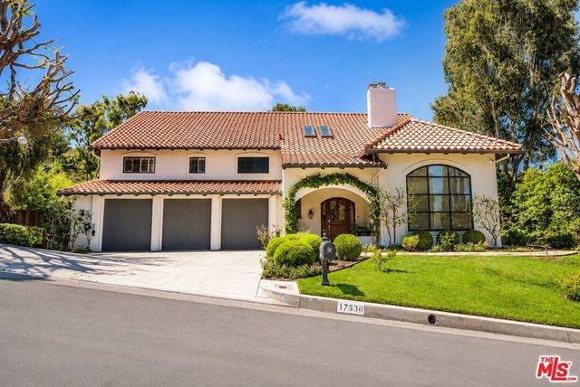17636 Camino De Yatasto, Los Angeles