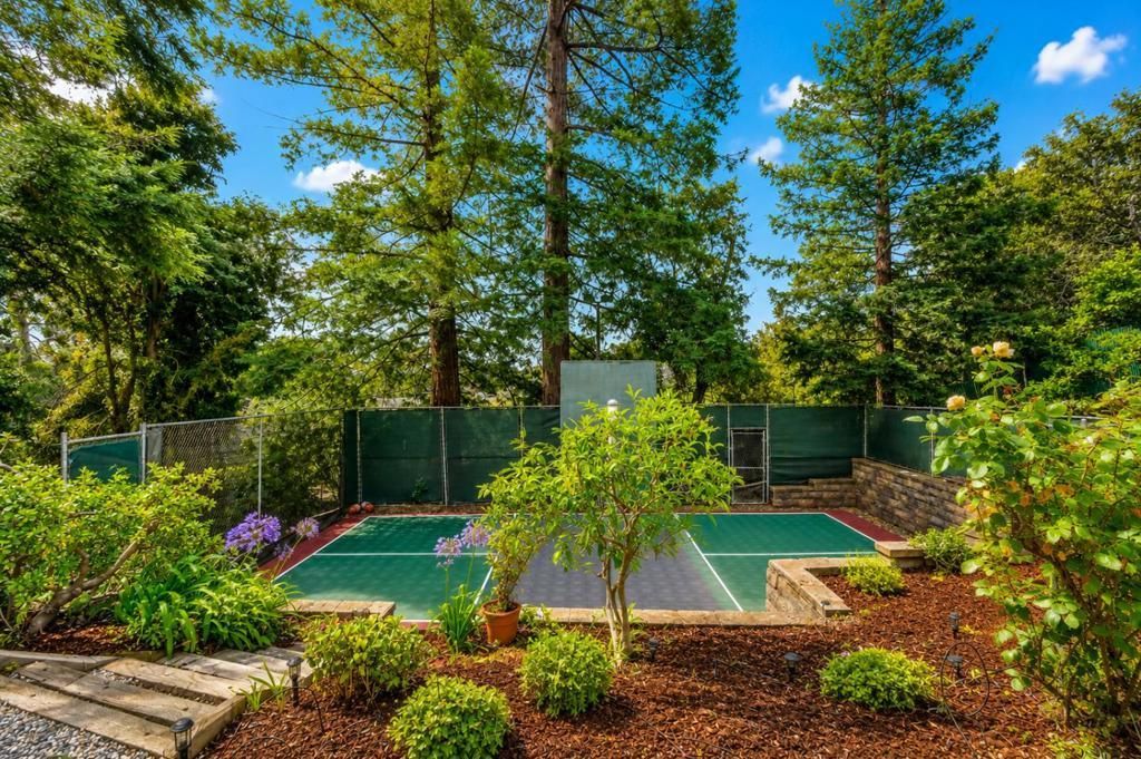 17529 Mayflower Drive, Castro Valley