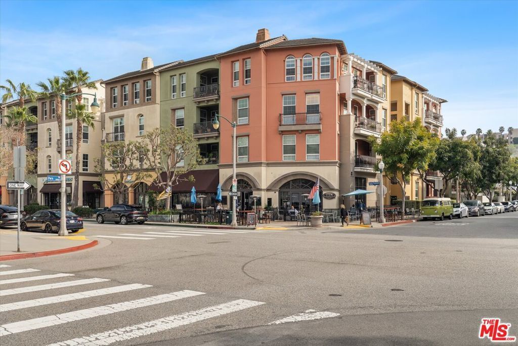13020 Pacific # 105, Playa Vista