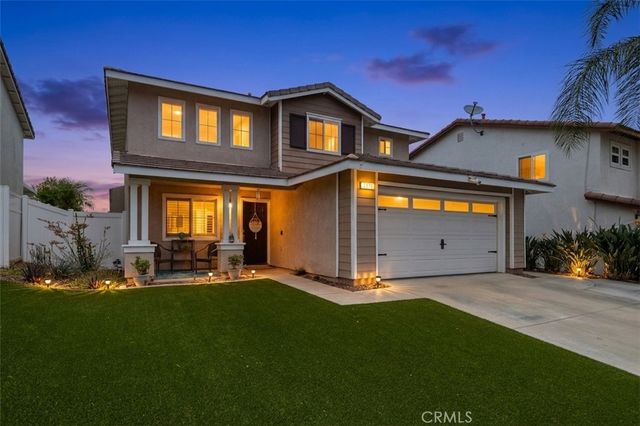 3370 Freeport, Corona