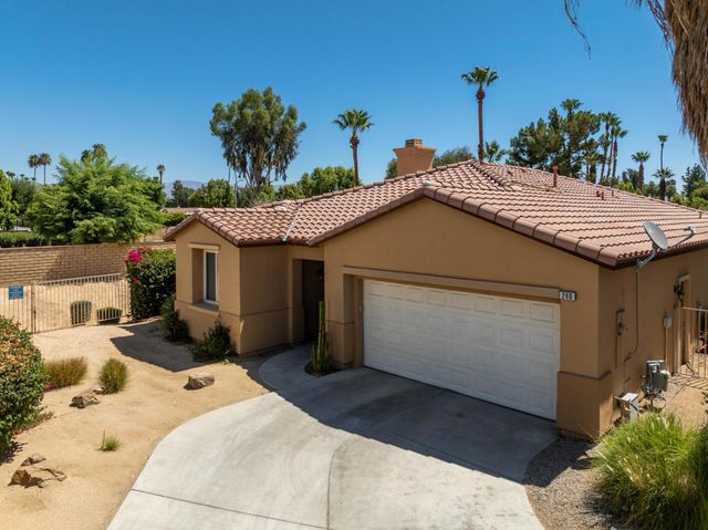 240 Paseo Vista Circle, Palm Desert