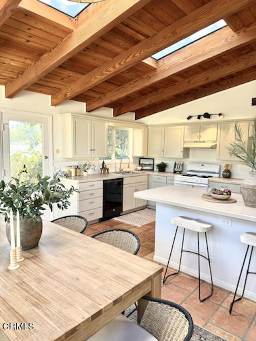 700 Concha Loma Drive, Carpinteria