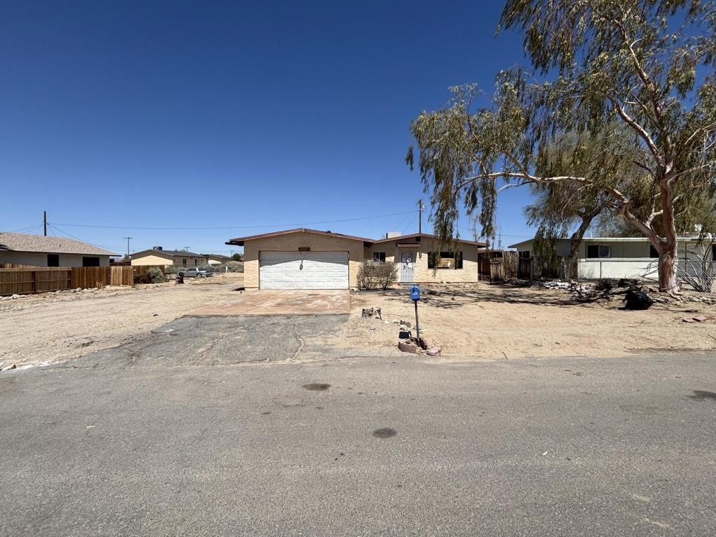 6943 Roberts Avenue, 29 Palms