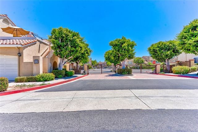 2495 Paseo Circulo, Tustin