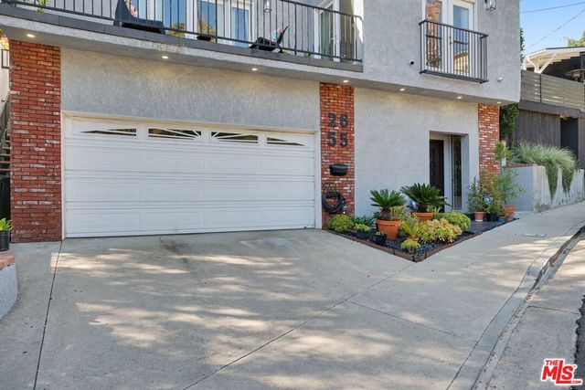 2655 Saxon Drive, Los Angeles