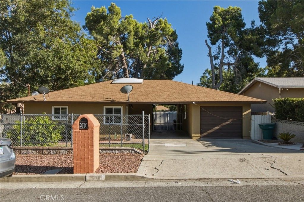 910 W George, Banning