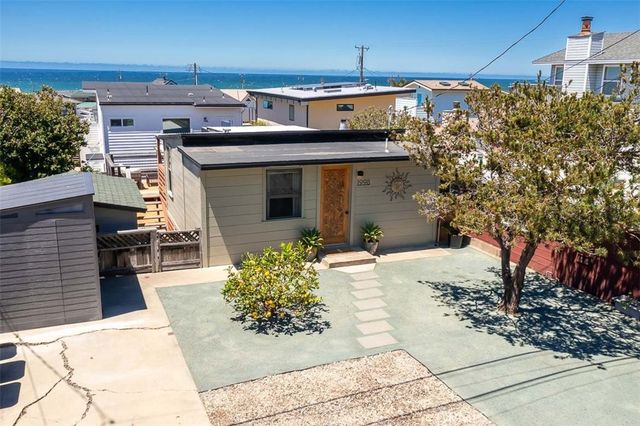 1998 Circle, Cayucos