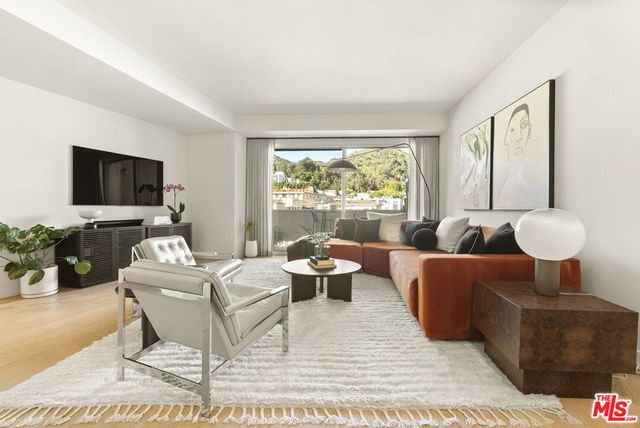 7250 Franklin Avenue # 603, Los Angeles