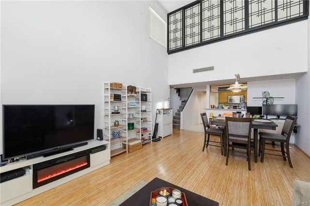 1119 Albany, Los Angeles