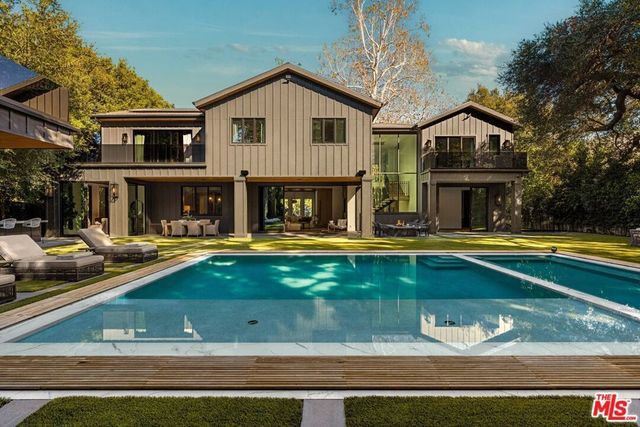 4565 Encino Avenue, Encino