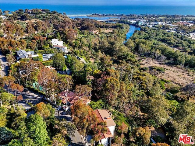 3557 Serra Road, Malibu