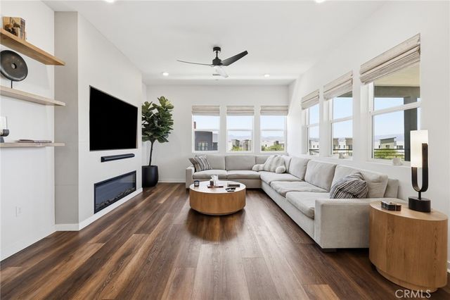 27525 Illumination Court, Valencia