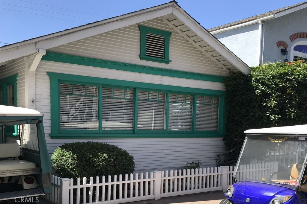 335 Clemente Avenue, Avalon